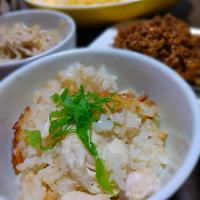 うまつゆと鶏ササミ＆しょうがで簡単味付けごはん。