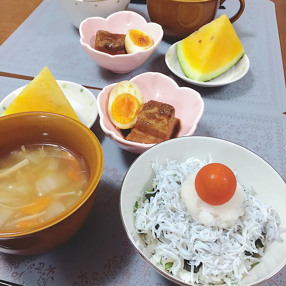 Snapdishの料理写真:しらす丼🍚|waiwaiさん