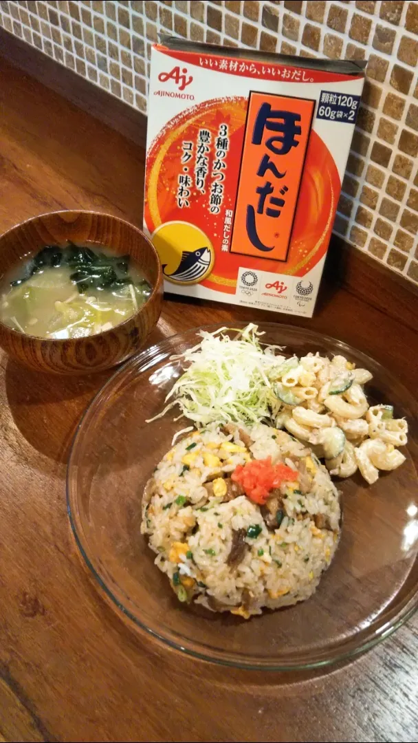 Snapdishの料理写真:炒飯と夏みそ汁|きみちさん