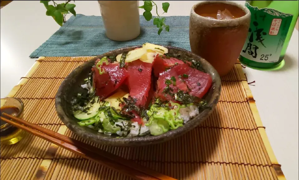 カツオ丼採れたてきゅうり、オクラスライス盛り♪|miyuki🌱さん