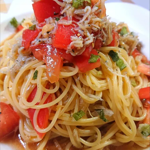 「めんつゆ」を使ってみたSnapdishの料理・レシピ写真:しらすとトマトの冷製パスタ