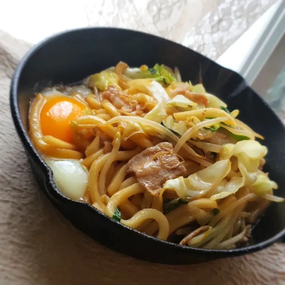 Snapdishの料理写真:あれの残りで焼きうどん！|mi_neneco♪さん