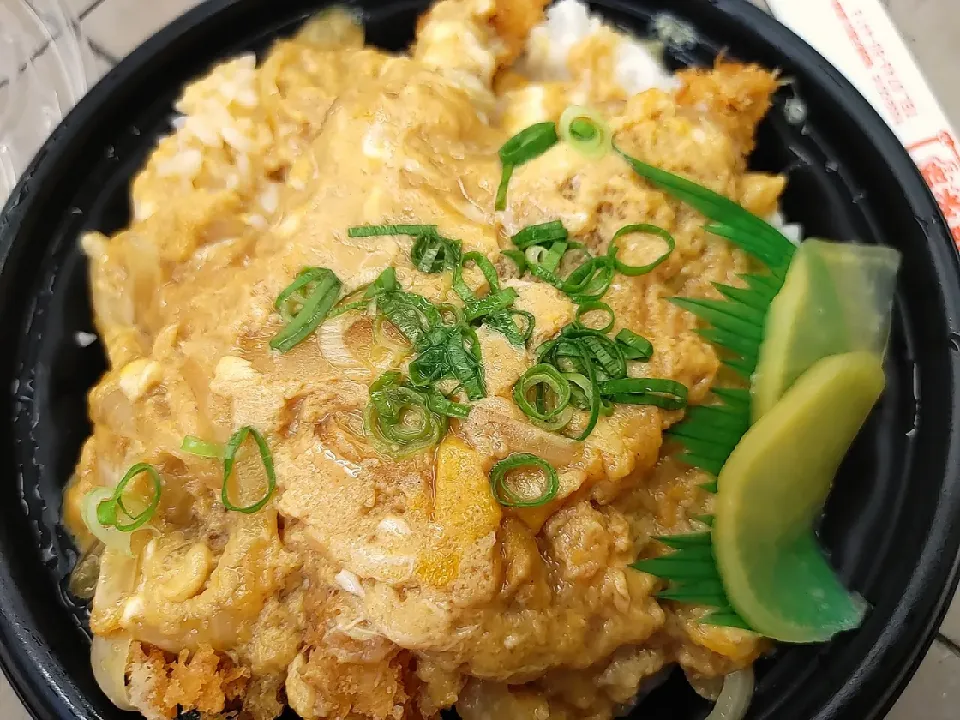 エビ玉丼🤣|おてんとさんさん