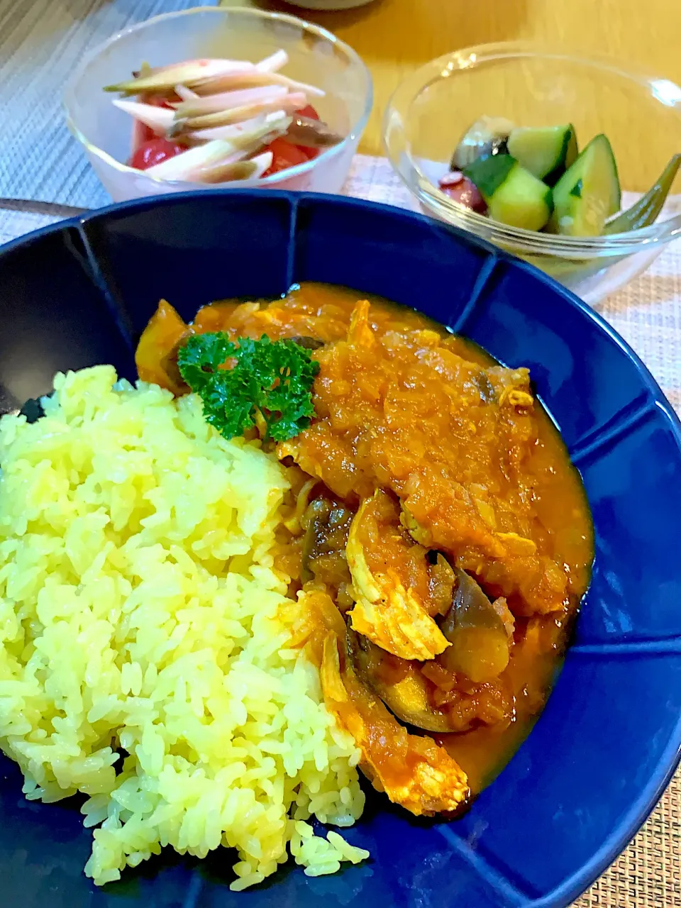 Snapdishの料理写真:ターメリックライスと夏野菜カレー|Mikaさん