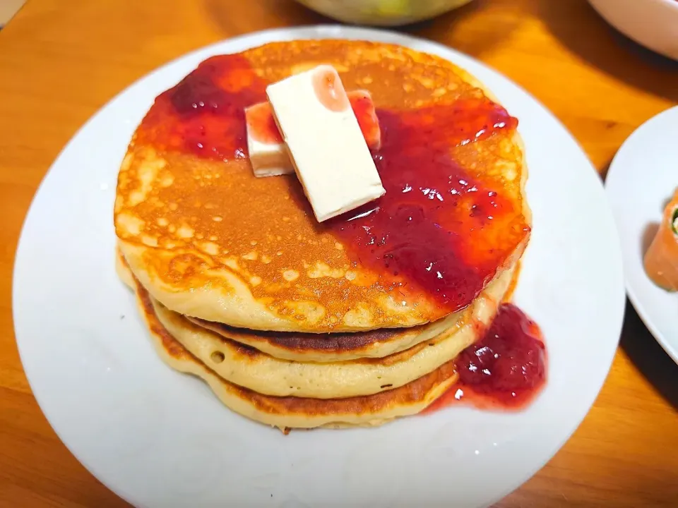 キリのいちごソースパンケーキ|ぴくるすさん