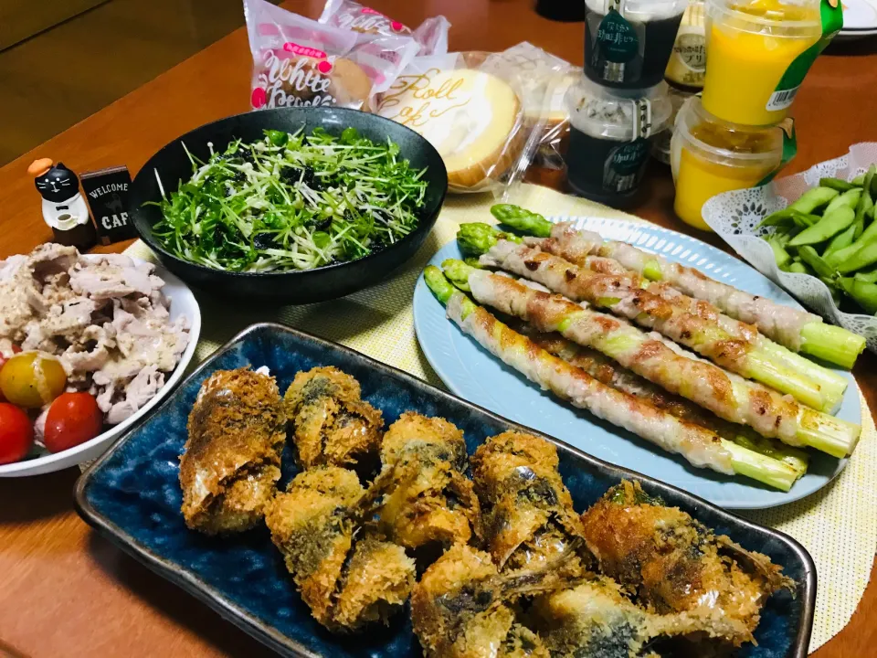 「鰯の梅大葉巻き揚げ」と「アスパラ肉巻き」と「豚しゃぶ」と「枝豆」と「スィーツ‼︎」|バシュランさん