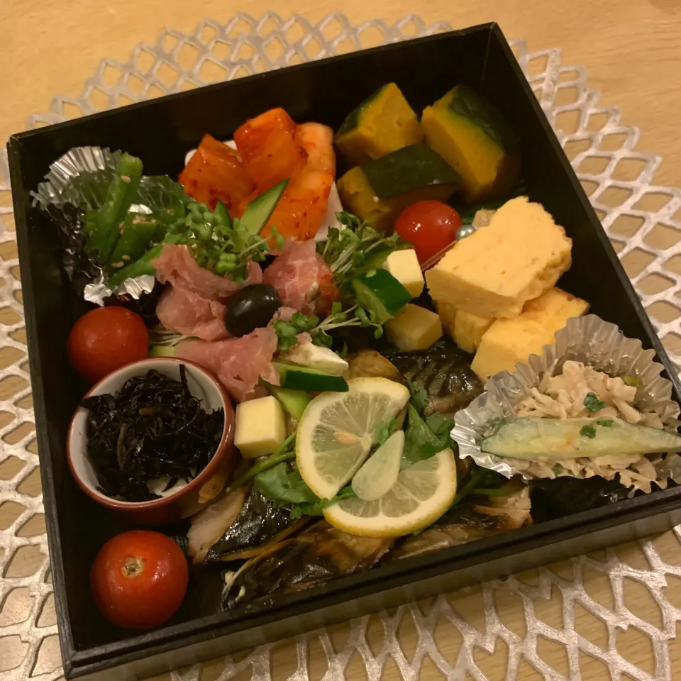 オンライン飲み会用お弁当🍱|ファニーさん