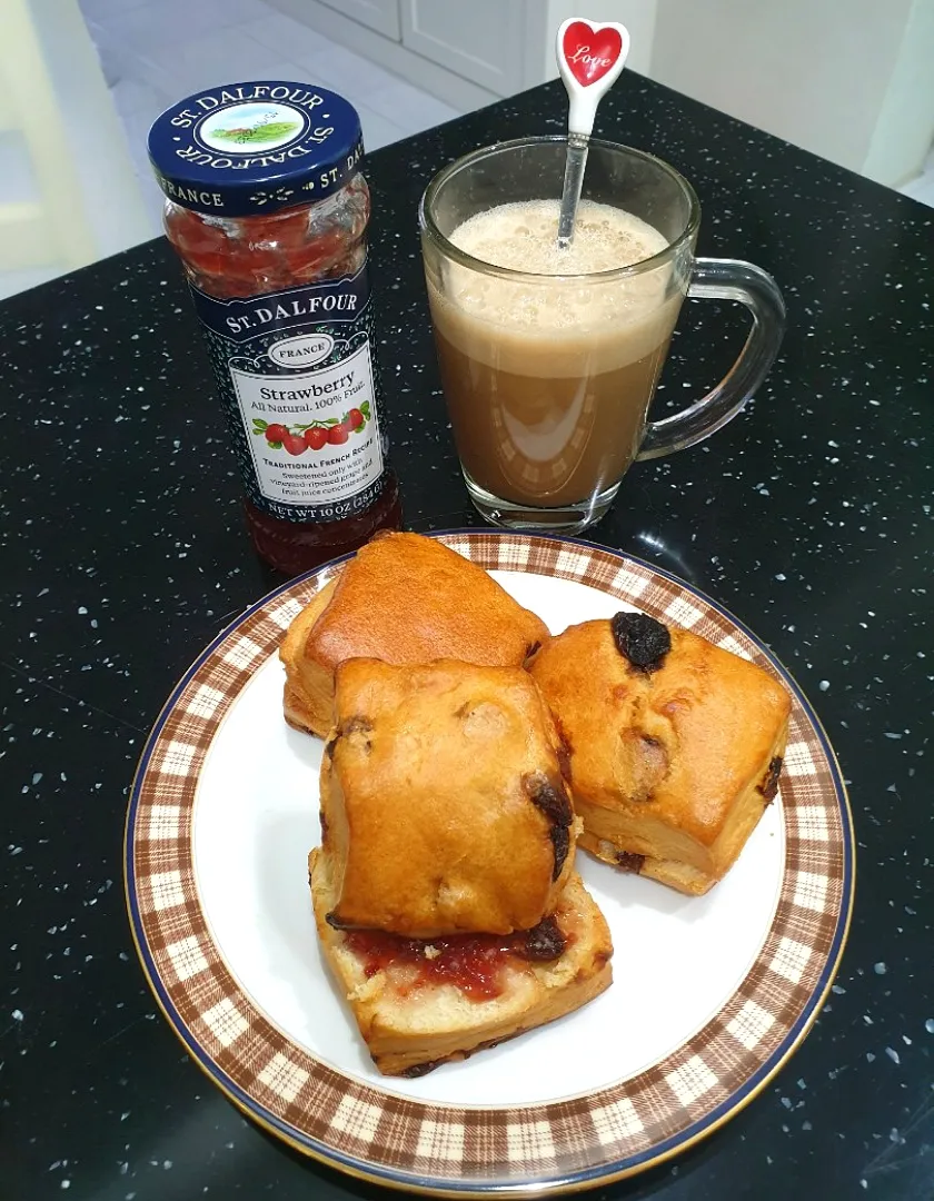 Breakfast w/ Scone Jam|envymaqueenさん