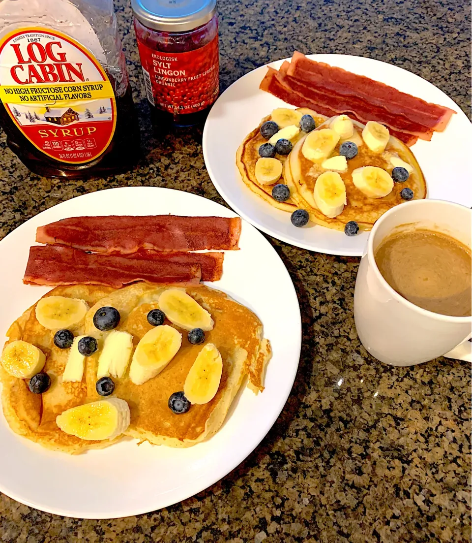 Pancakes topped with blueberries & banana, turkey bacon|🌺IAnneさん