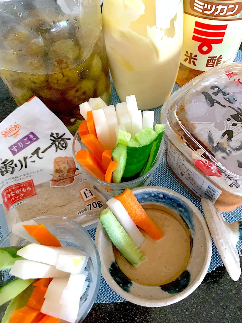 Snapdishの料理写真:ヨッチャンさんの料理 今年梅シロップを作った人必見😃胡麻味噌野菜ディップ|シュトママさん