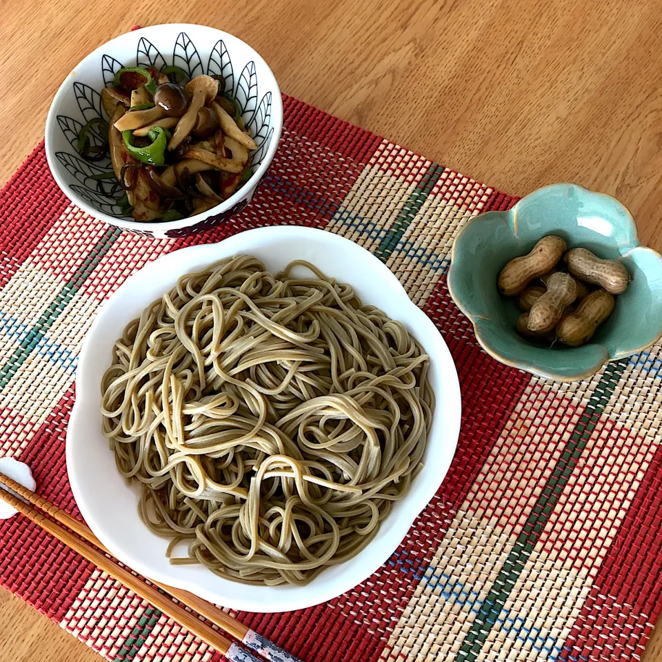 ほうじ茶蕎麦のお昼ごはん|まきまきさん