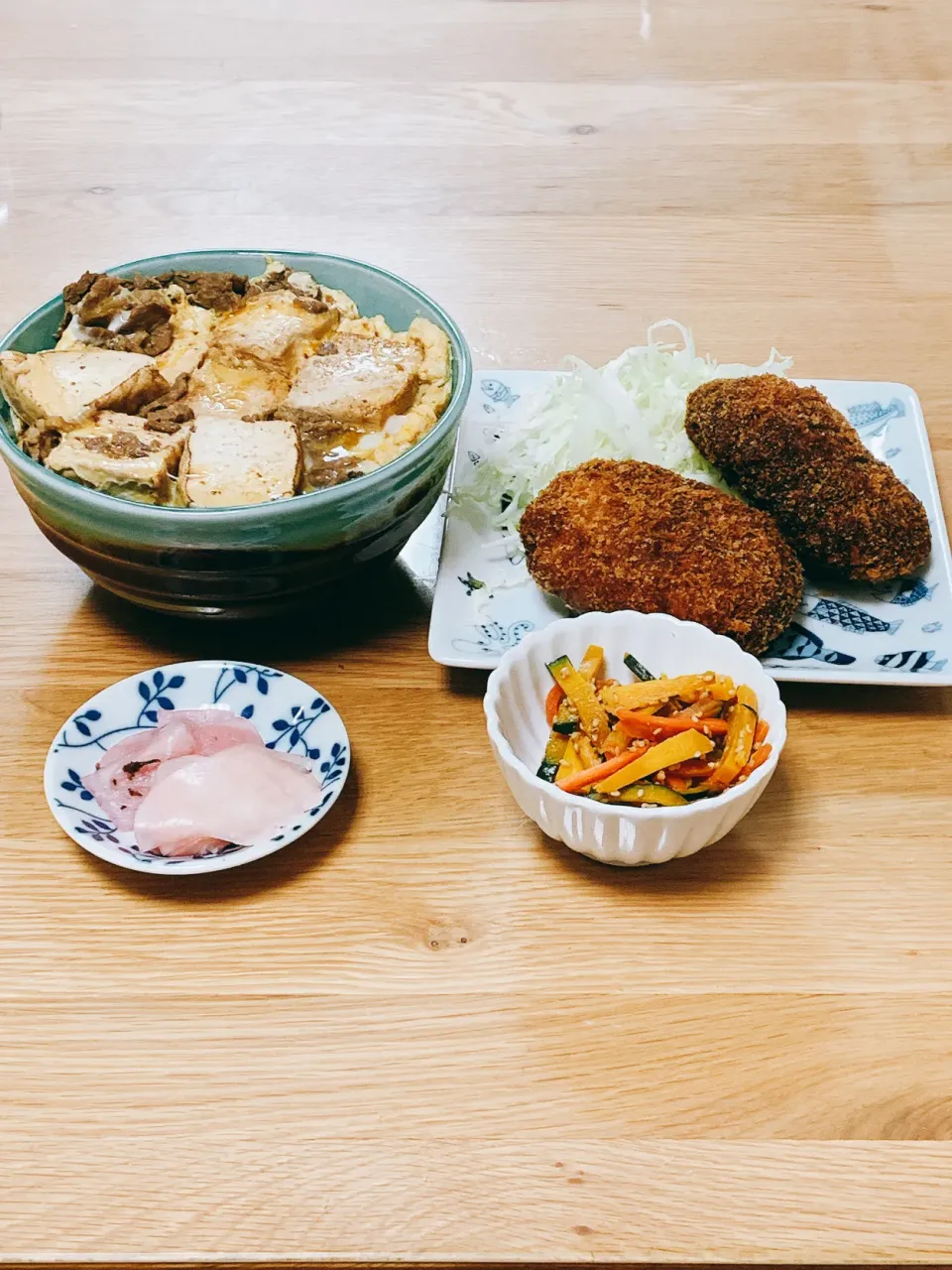 焼き豆腐とゴボウのすき焼き風を丼に^ ^|ヤマネコさん