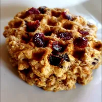 vegan waffles 

cranberry, oats and almonds waffles.|veganchickさん