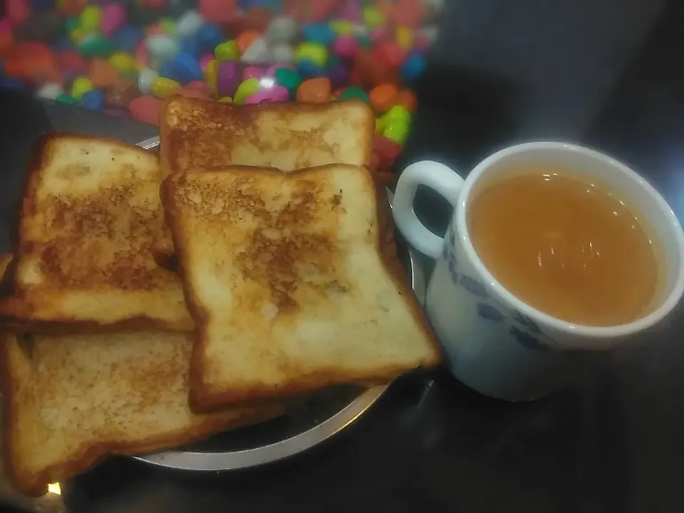 Salted Butter Toast Bread with Classic Tea|Swaad India Kaさん