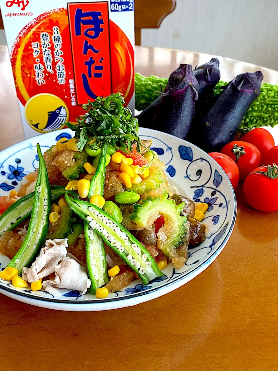 Snapdishの料理写真:冷しゃぶと夏野菜の味噌汁ジュレそうめん🍅|Miki (^_−)−☆さん