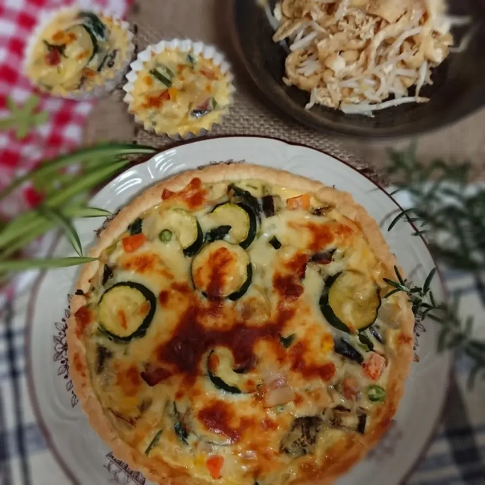 容子さんの料理 ヘルシー生地の夏野菜のキッシュ☆|とまと🍅さん