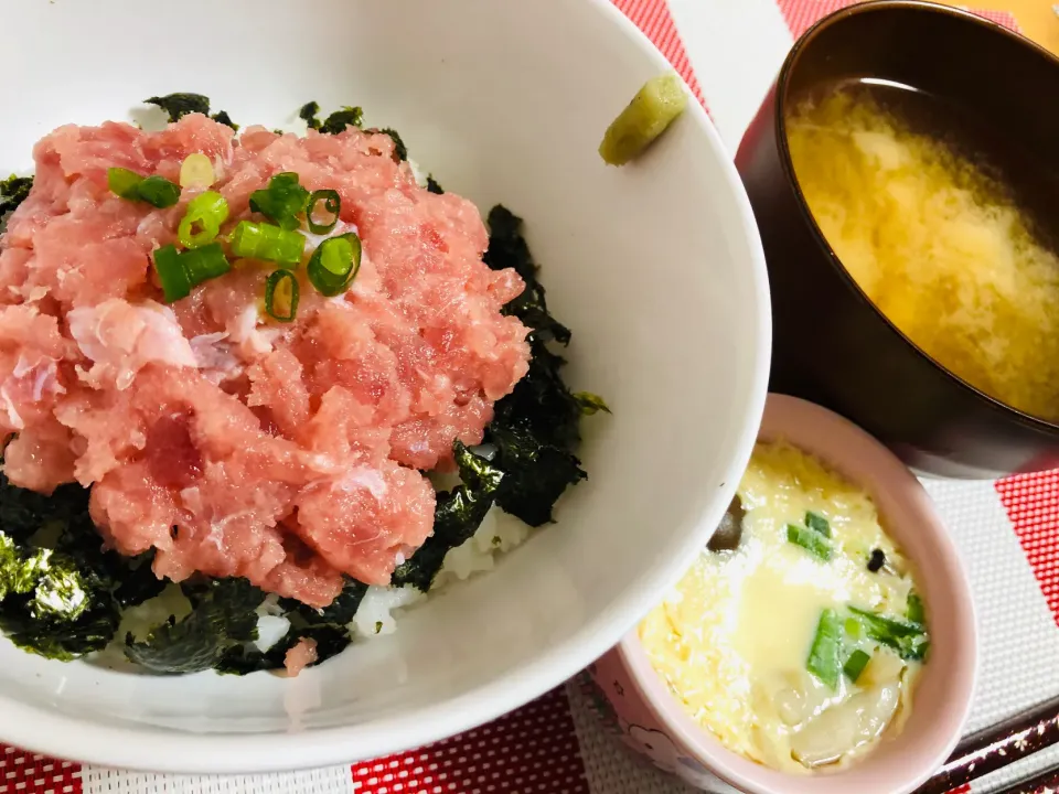 【三浦のまぐろ】マグロ丼　茶碗蒸し|飛鳥さん