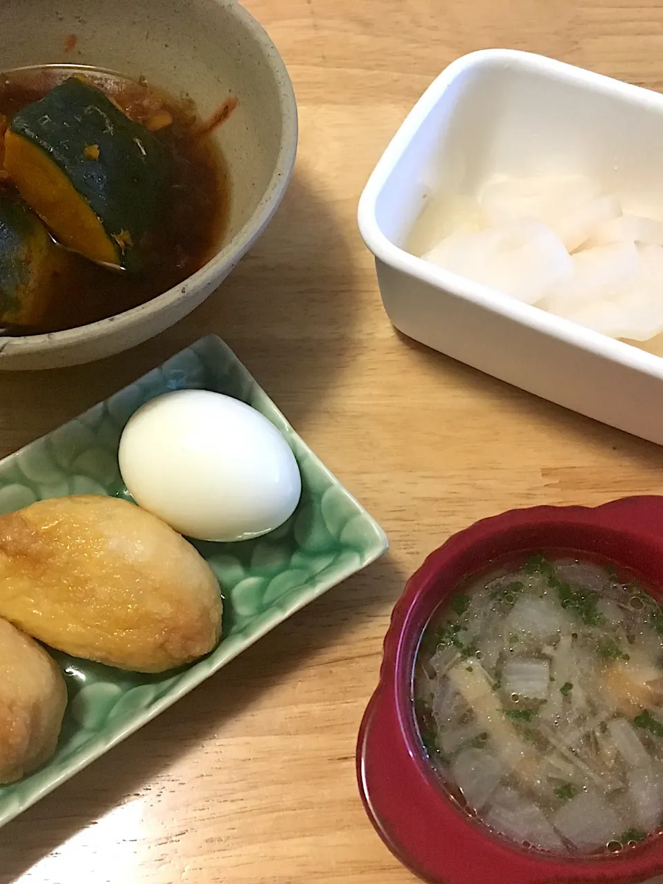 Snapdishの料理写真:梅雨明け朝ごはん🌞おいなりさん、ゆで卵、お弁当おかずのカボチャの煮物のこり、昨日の晩ゴハン残りのスープに生姜と自家製甘酒をプラスしたやつ、ゆずべったら漬け|さくたえさん