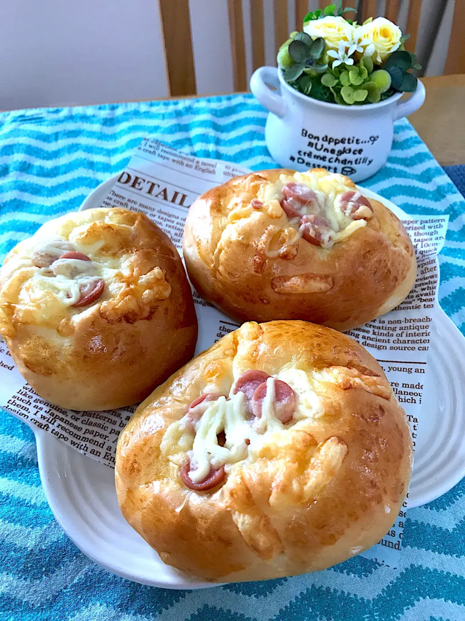 Snapdishの料理写真:ウインナーチーズパン🧀🥖🥐|えいぽんさん