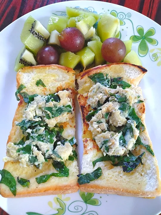 Bread with egg & spinach|Harlina  (Malaysia)さん