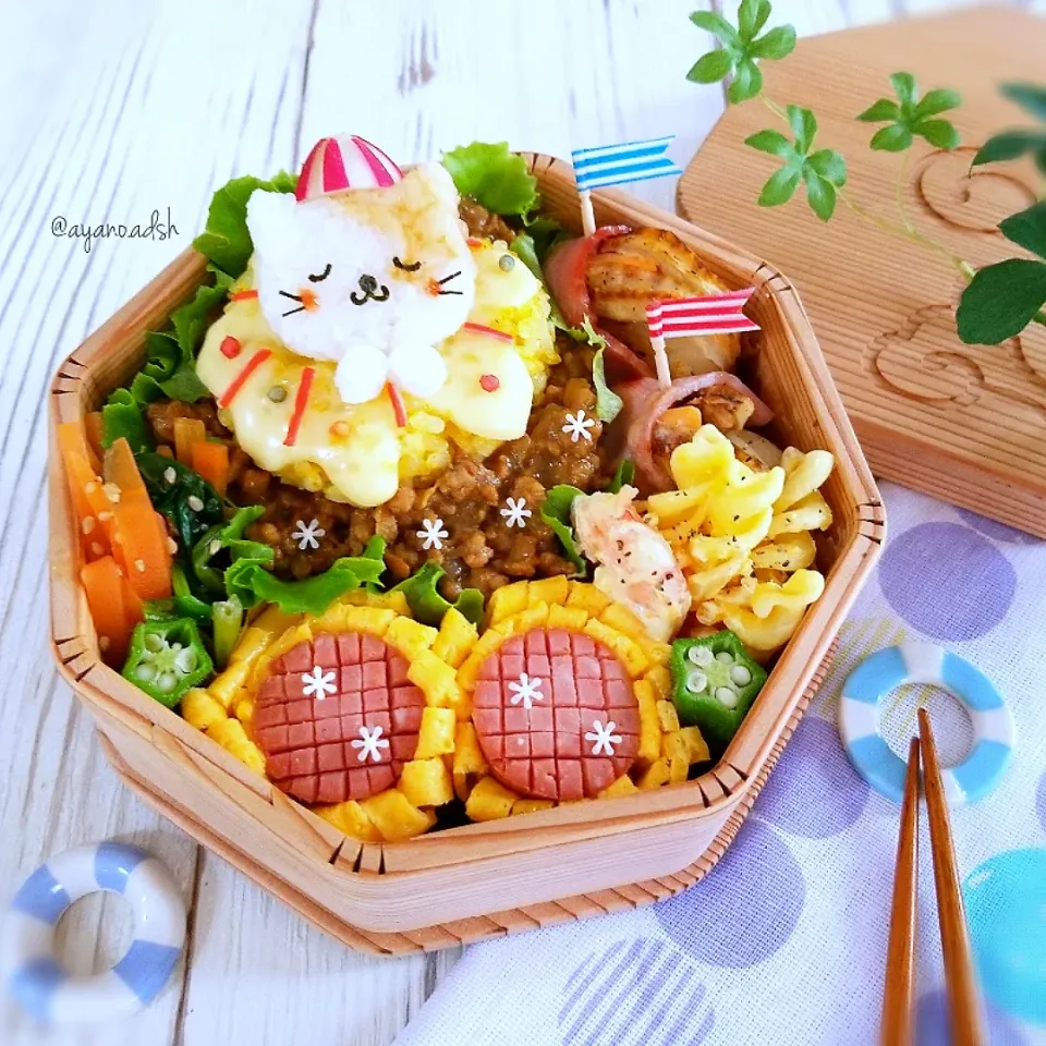 ネコちゃん海水浴🐱キーマカレーの夏弁当🌻|ayano.adshさん