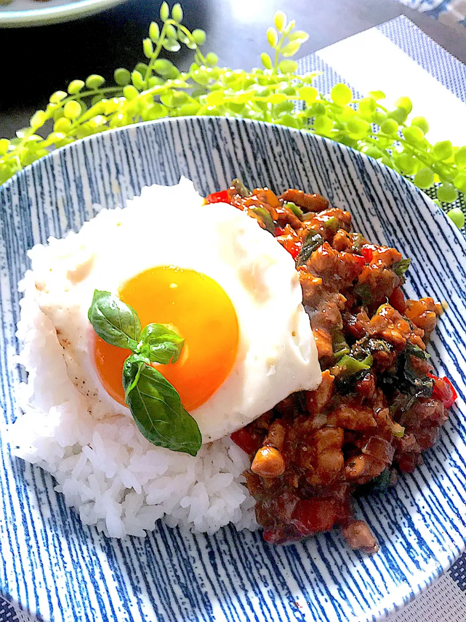 大量のバジルとジャスミンライスで本格ガッパオライス💕💕💕|🌺🌺Foodie🌺🌺さん