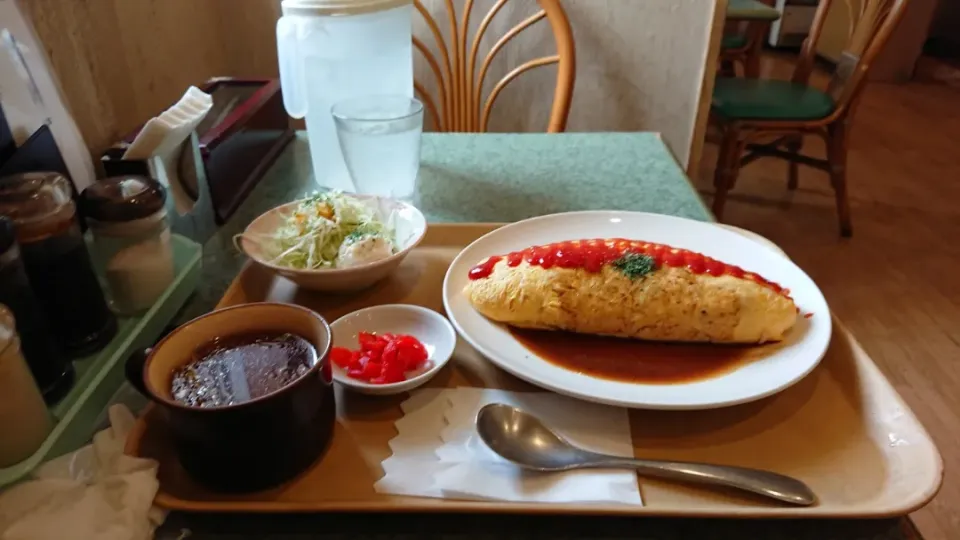 Snapdishの料理写真:愛知県名古屋市天白区植田山「洋食亭寅安」の特製オムライスのセット|たかしさん