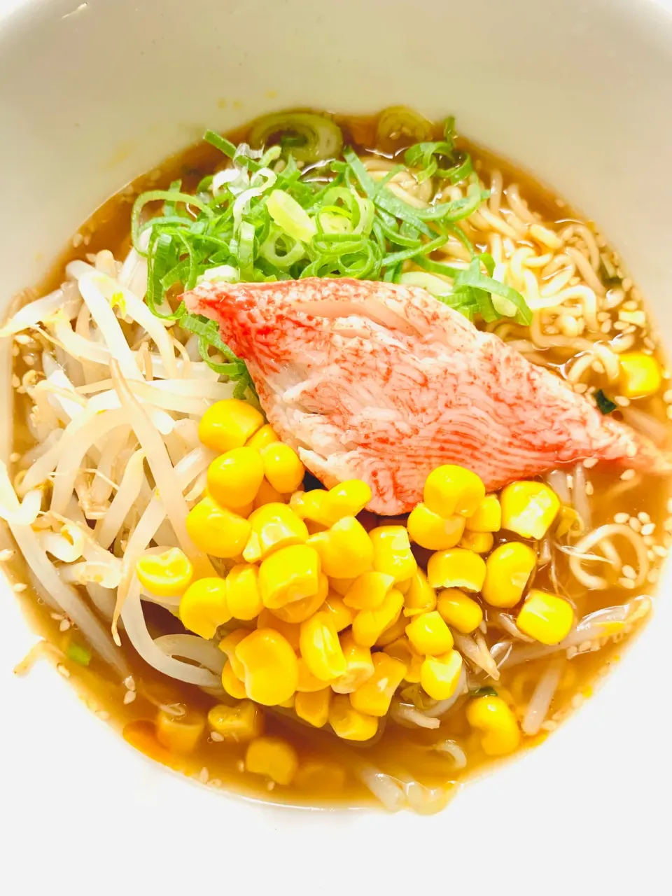 インスタントラーメンでランチ🍜|ROSE & ROSEさん