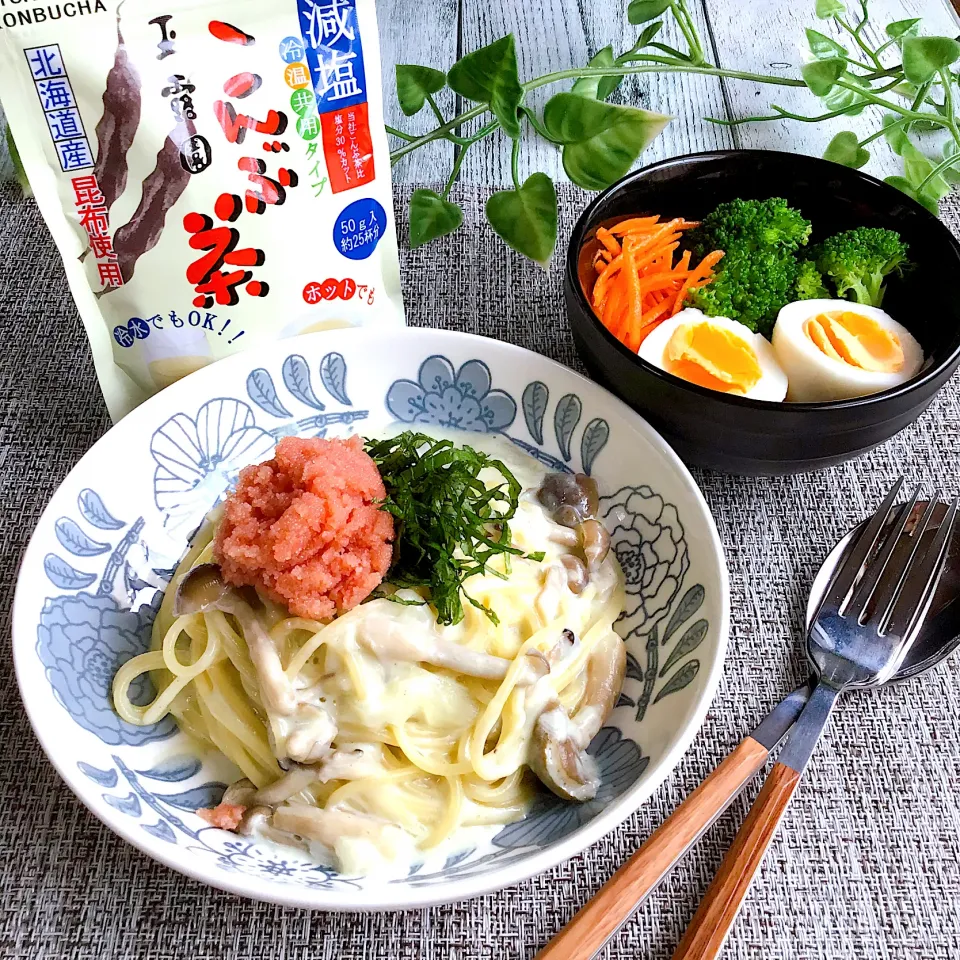 Snapdishの料理写真:昆布茶deたらこクリームパスタ♪|夢ーテルさん