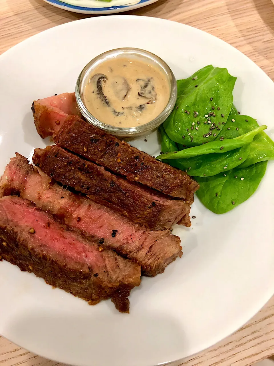 Snapdishの料理写真:Steak 🥩 with Creamy Mushrooms Sauce|Ivyさん