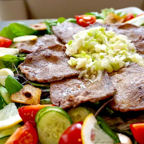 「ねぎ」を使ってみたSnapdishの料理・レシピ写真:らでぃっしゅぼーや「ぱれっと」8種より　長ネギで牛タンのネギ塩ダレのサラダ！