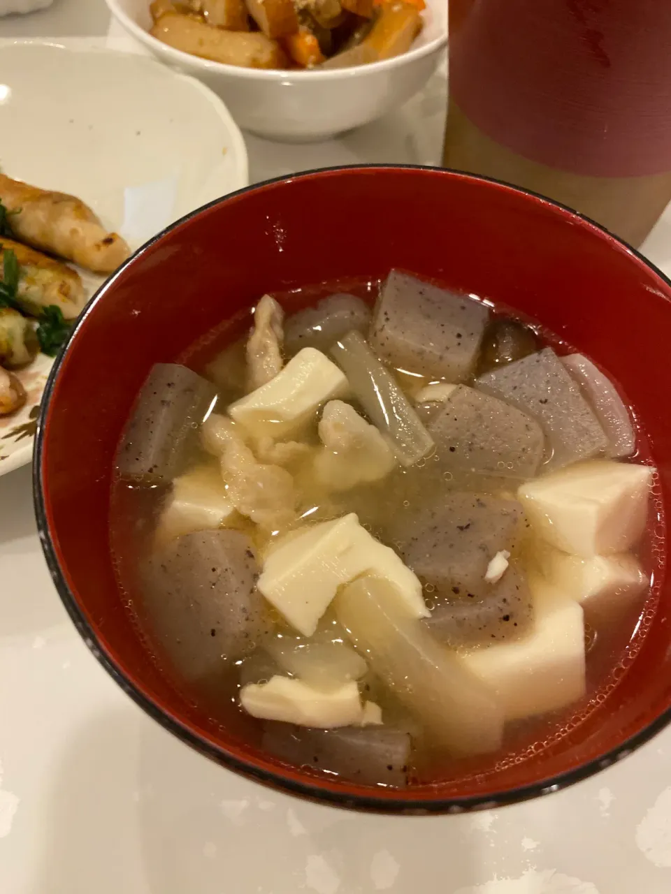 Snapdishの料理写真:豚肉と豆腐のおみそ汁|みおぞうさん