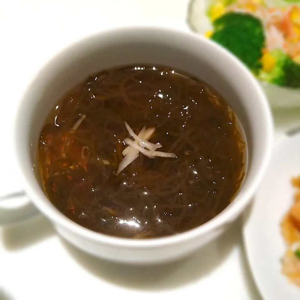 Snapdishの料理写真:生もずくの冷製スープ|まめころさん