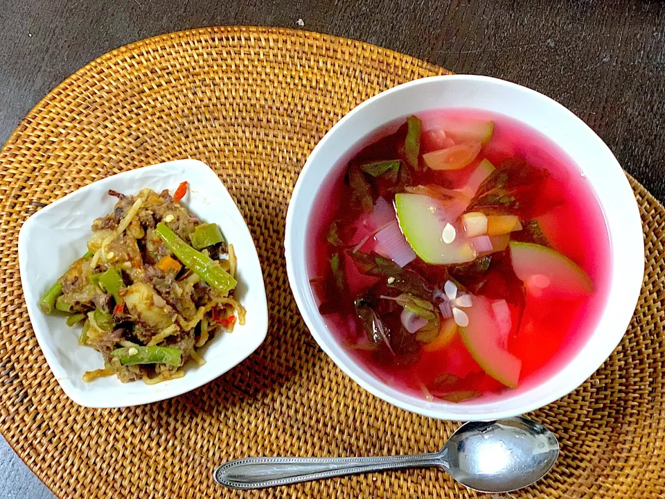 Red spinach soup|yeni kartikasariさん