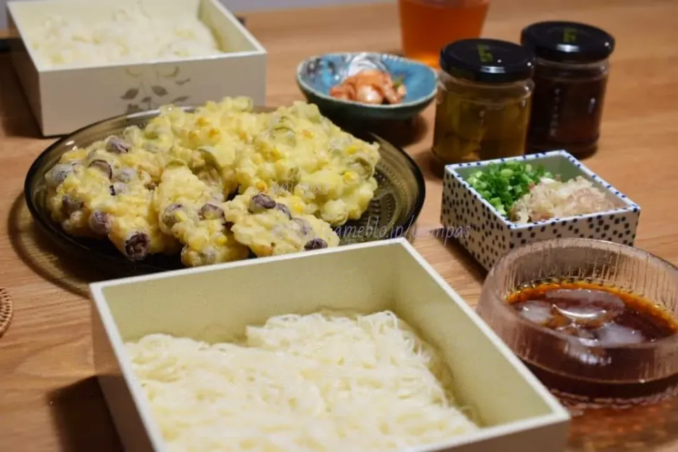 オリーブの実ともろこしのかき揚げ&素麺|うにんぱすさん