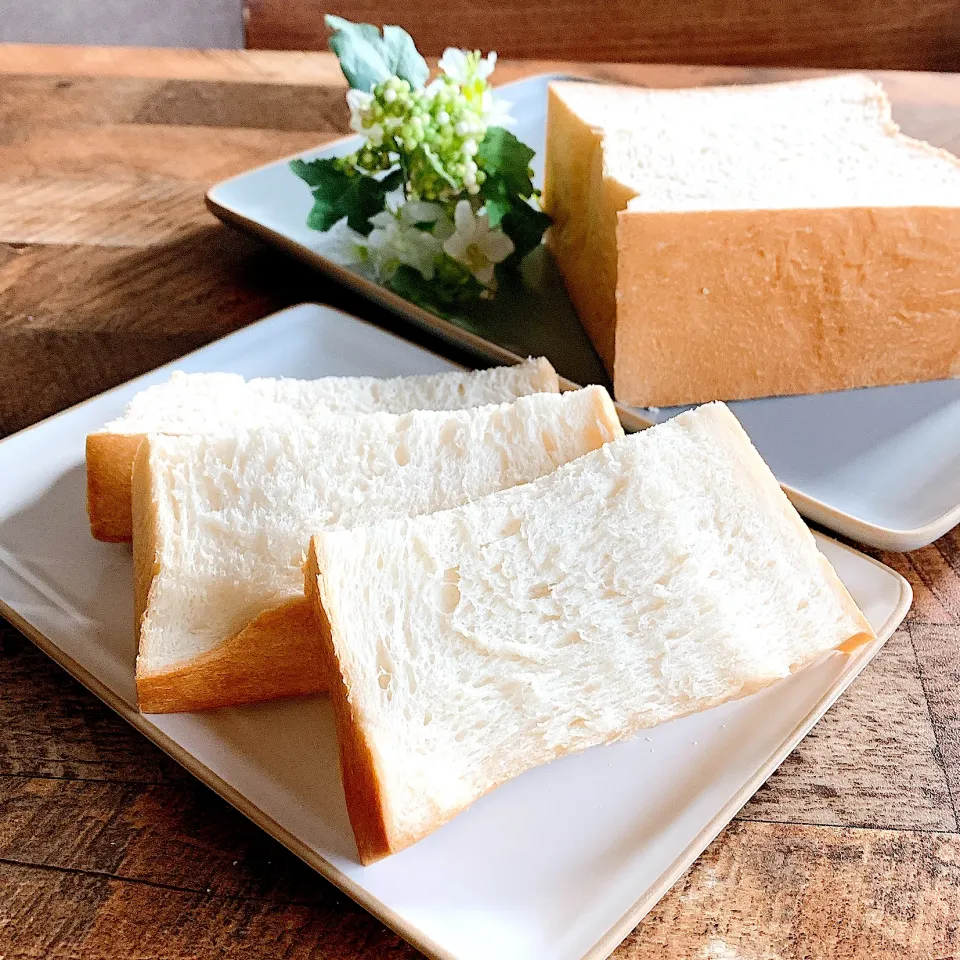 山本真希さんの料理 はちみつ角食パン🍞|ユッキーさん