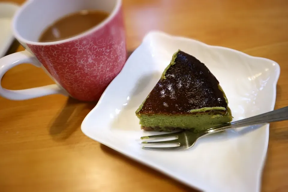 Snapdishの料理写真:抹茶小豆チーズケーキ|macco7さん