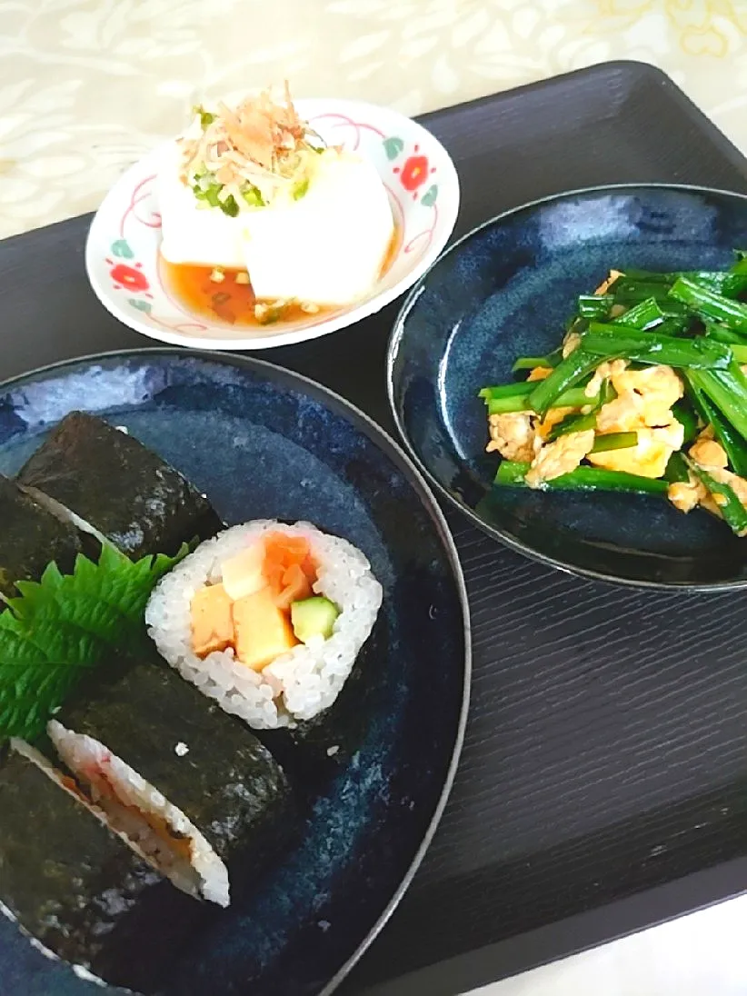 手抜きご飯

海苔巻き食べたくて😋|🍒ふみりん🍒さん