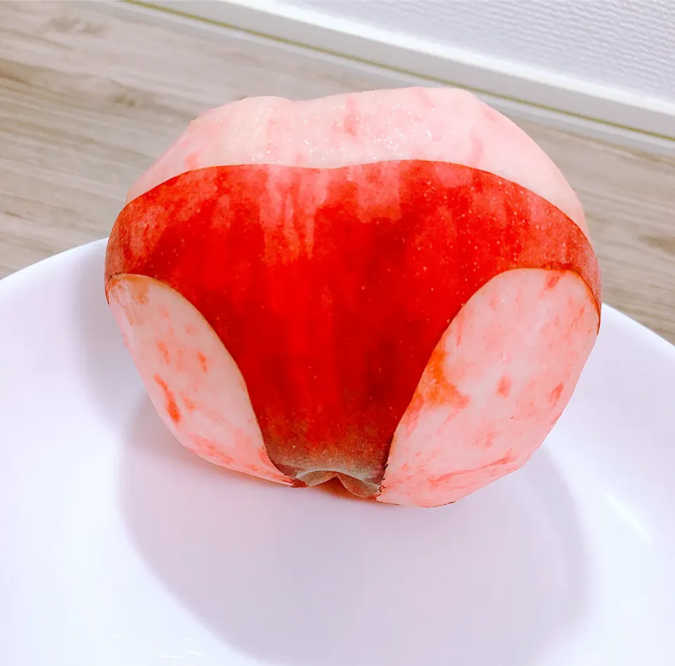 桃をいただたたので🍑桃尻にカットしました。すみませんw|鈴さん