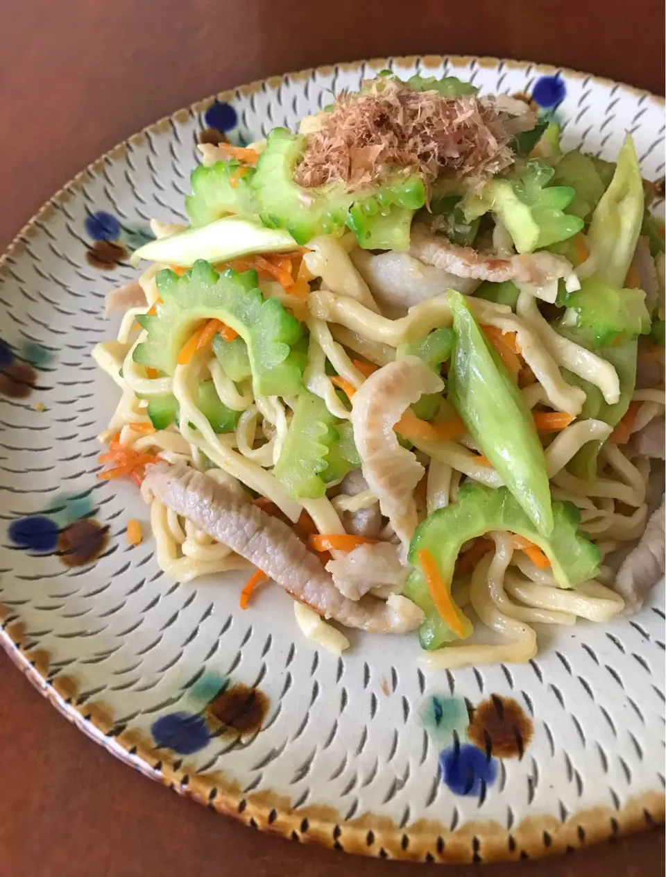 ゴーヤーと豚トロの沖縄焼きそば（塩味）|アッチさん