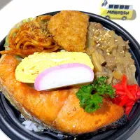 Snapdishの料理写真:#もも弁#土曜日日替わり#牛鮭丼#600円#テッパンメニューです！#横浜グルメ|まろももかさん