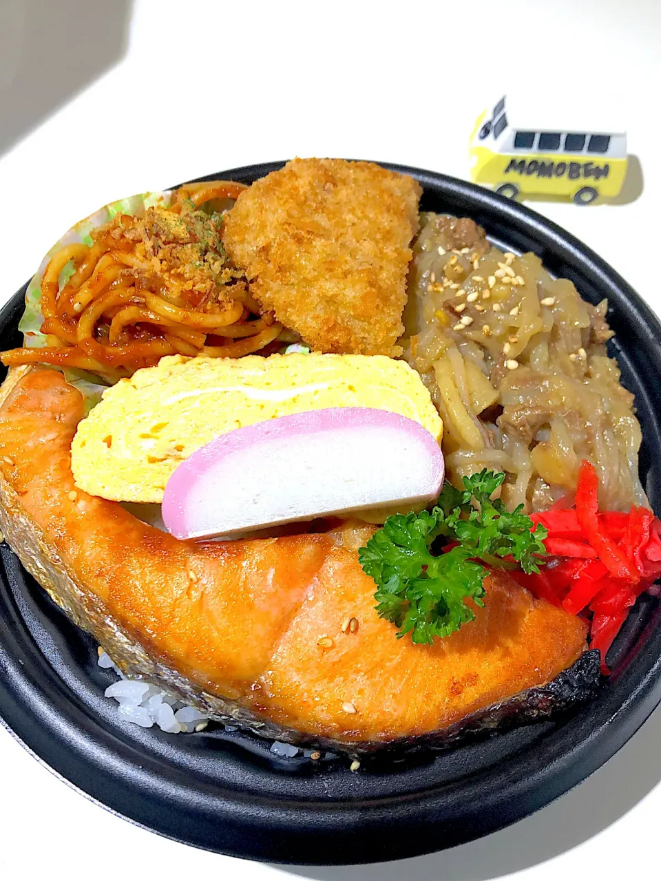 #もも弁#土曜日日替わり#牛鮭丼#600円#テッパンメニューです！#横浜グルメ|まろももかさん