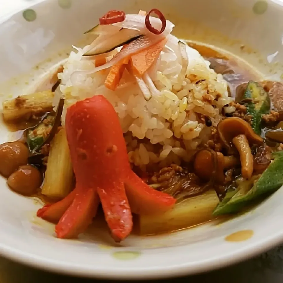 オクラとナメコと長芋の牛豚キーマカレーwithタコさんウインナー🐙|ふじわらたくやさん