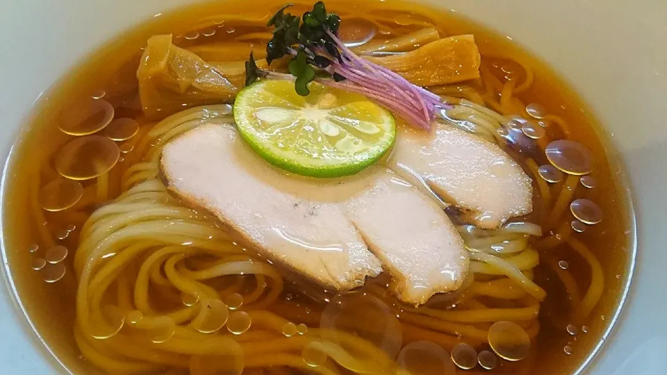 Snapdishの料理写真:【夏季限定、1日25食】
麺や維新
冷やし煮干しそば（900円）
＋半飯（100円）
＠目黒
20161|大脇さん