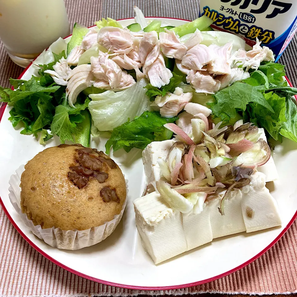 チキンサラダと豆腐と蒸しパン|akkoさん