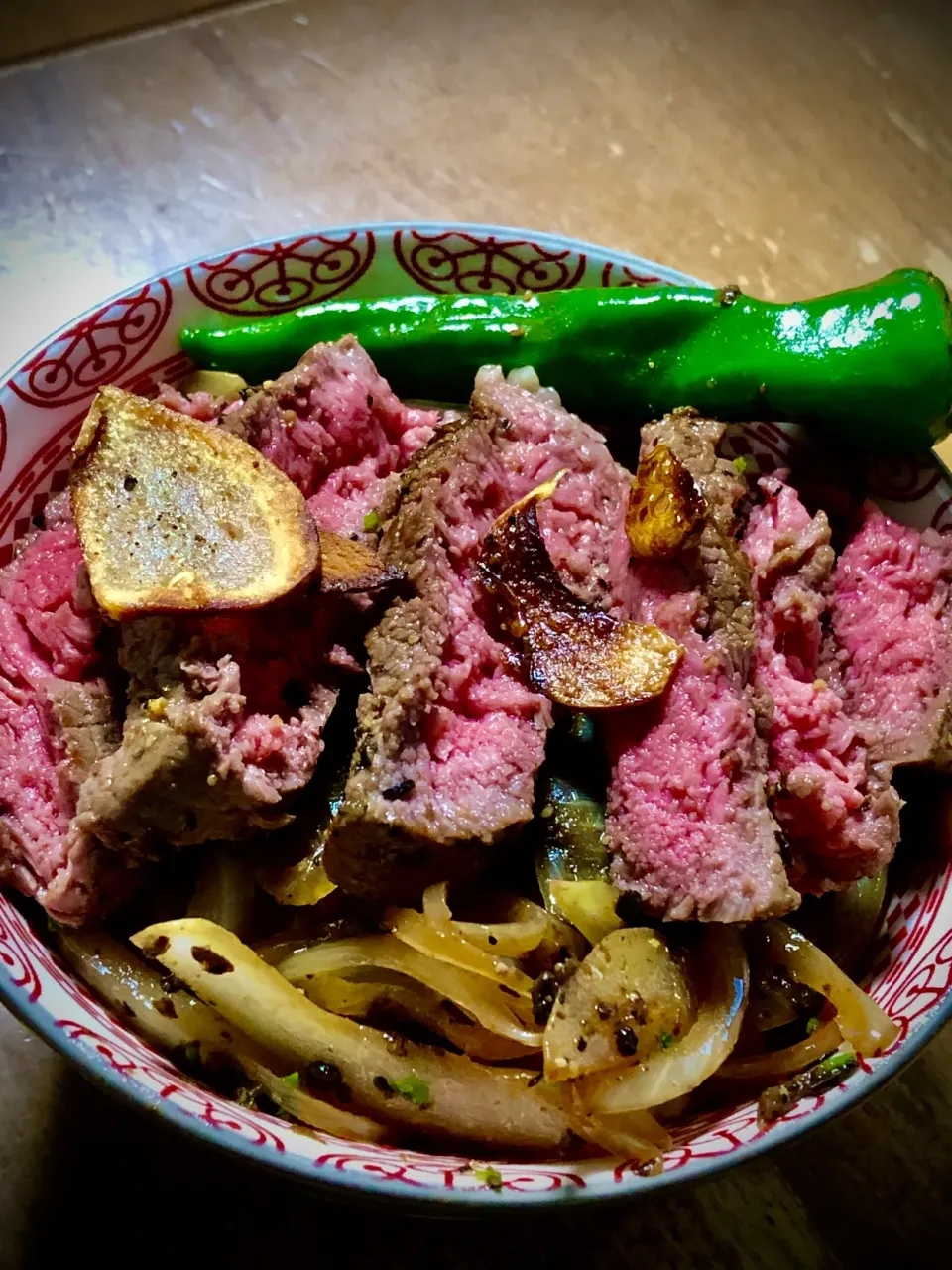 しっかり歯ごたえ💦 でも！美味しい‪✌︎('ω')✌︎牛シンタマ(シンシン)丼|sudachiさん