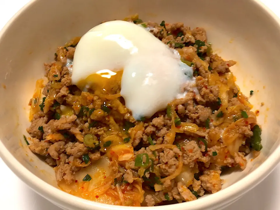 Snapdishの料理写真:豚挽き肉のキム玉丼|TAEさん