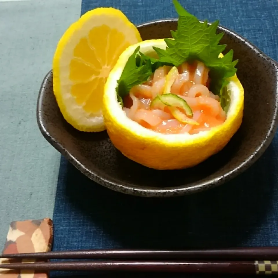 Snapdishの料理写真:イカ明太子の柚子釜|tdlemonさん