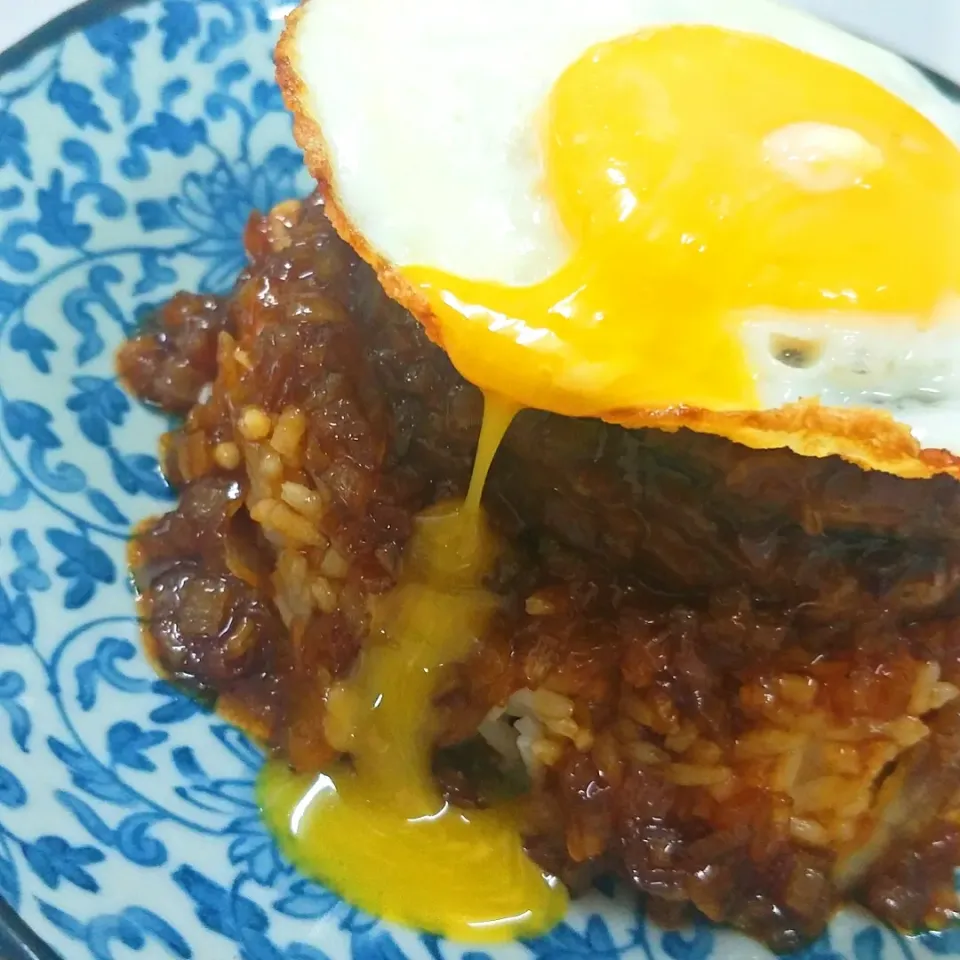 Snapdishの料理写真:Loco Moco with Homemade Gravy|Nura Hazさん