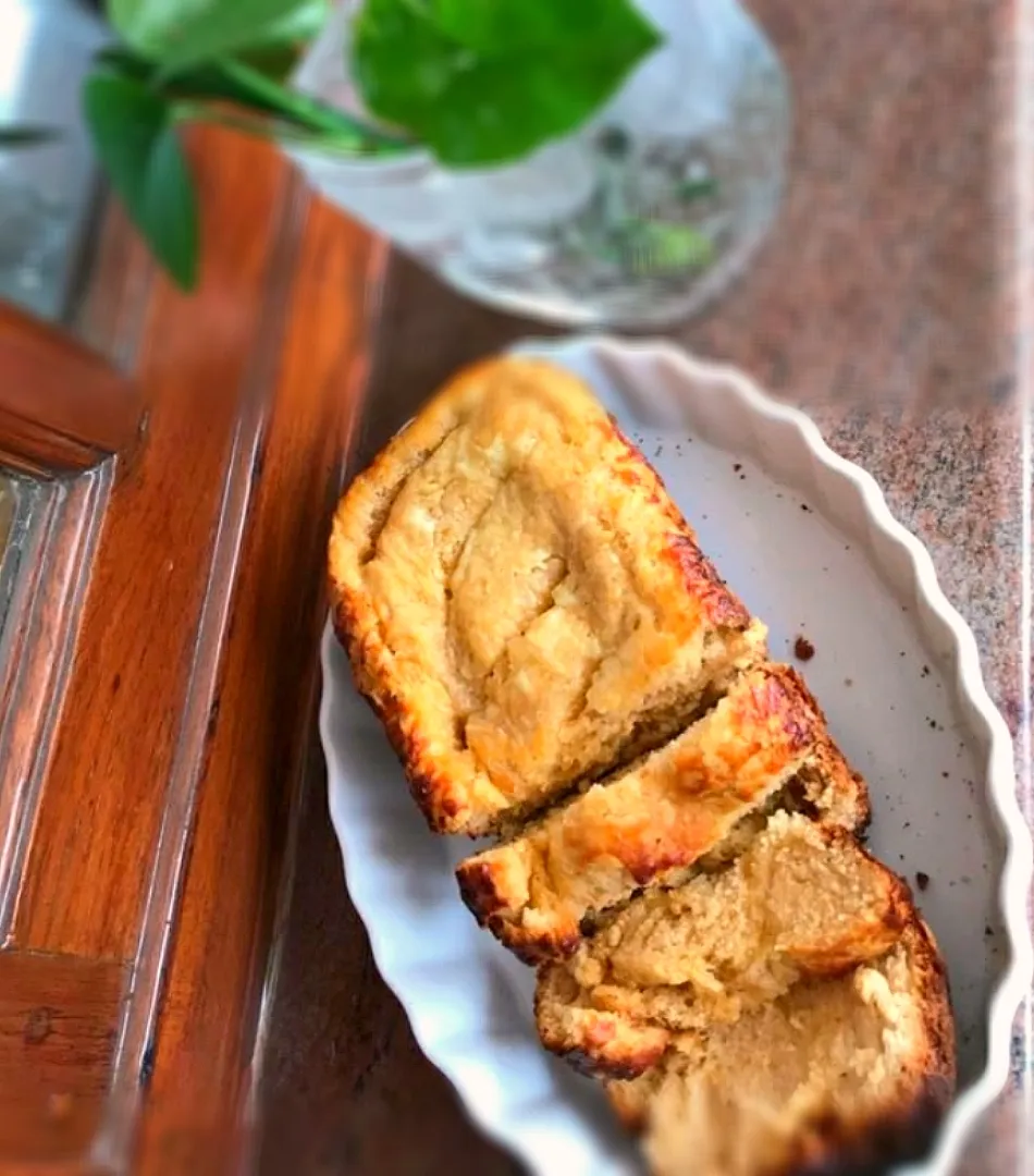 Stovetop Cheesy Garlic Bread Loaf|brendavさん